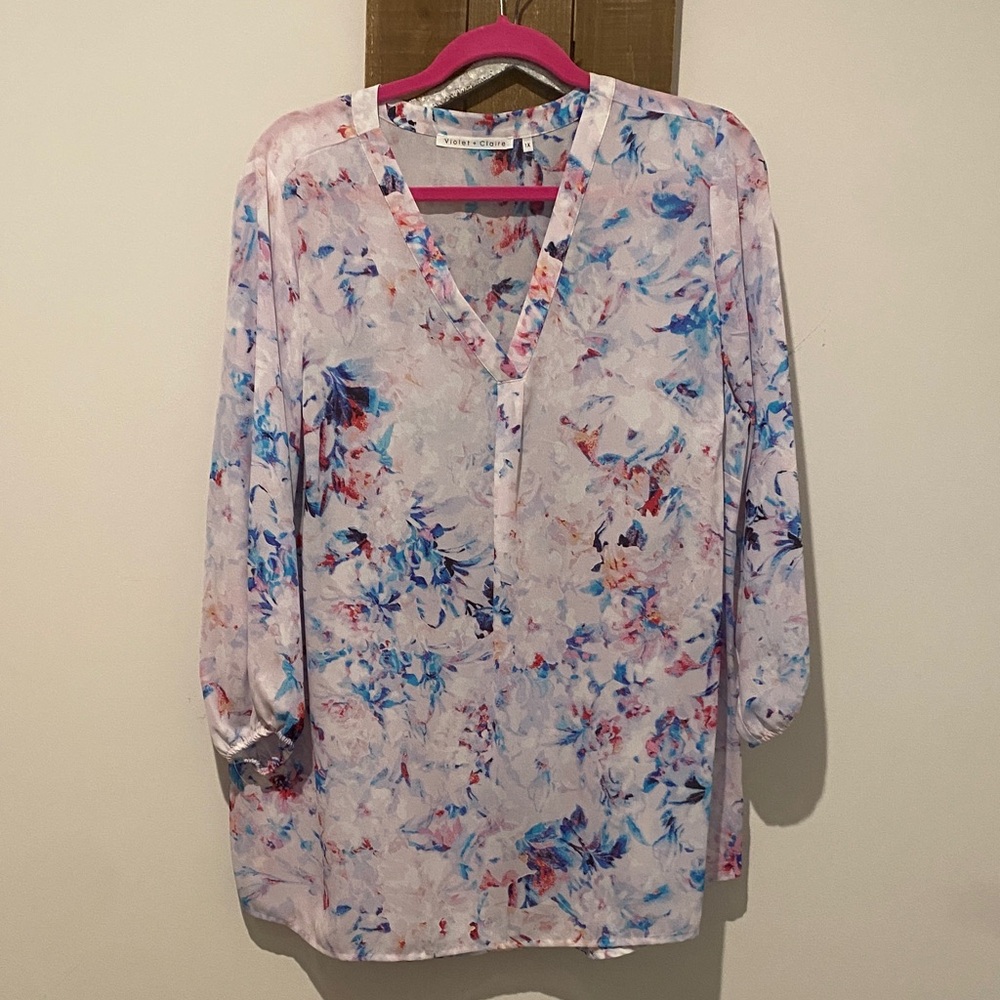 Violet & Claire Multicolor Floral V-Neck Blouse